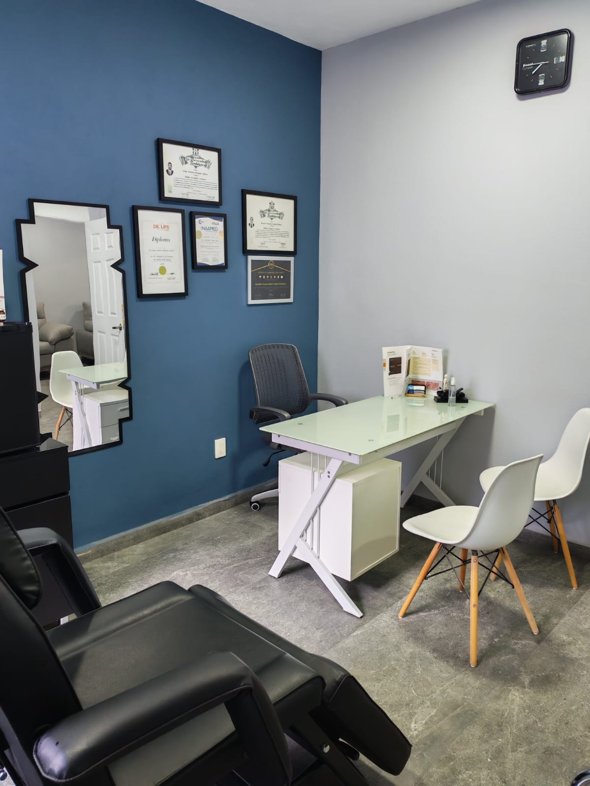 Sala de espera de NewMe Medicina Estética
