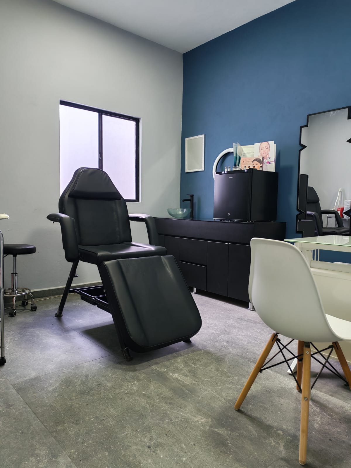 Área de recepción de NewMe Medicina Estética